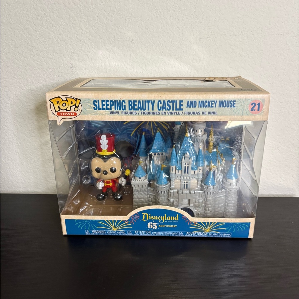 Funko Pop Town Disney Sleeping Beauty Castle Mickey Mouse 65th Anniversary New